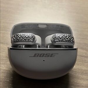 Bose True Wireless Earbuds in Light Gray with Silver Accents